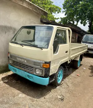 Toyota Dyna 100 Old Model 1998
