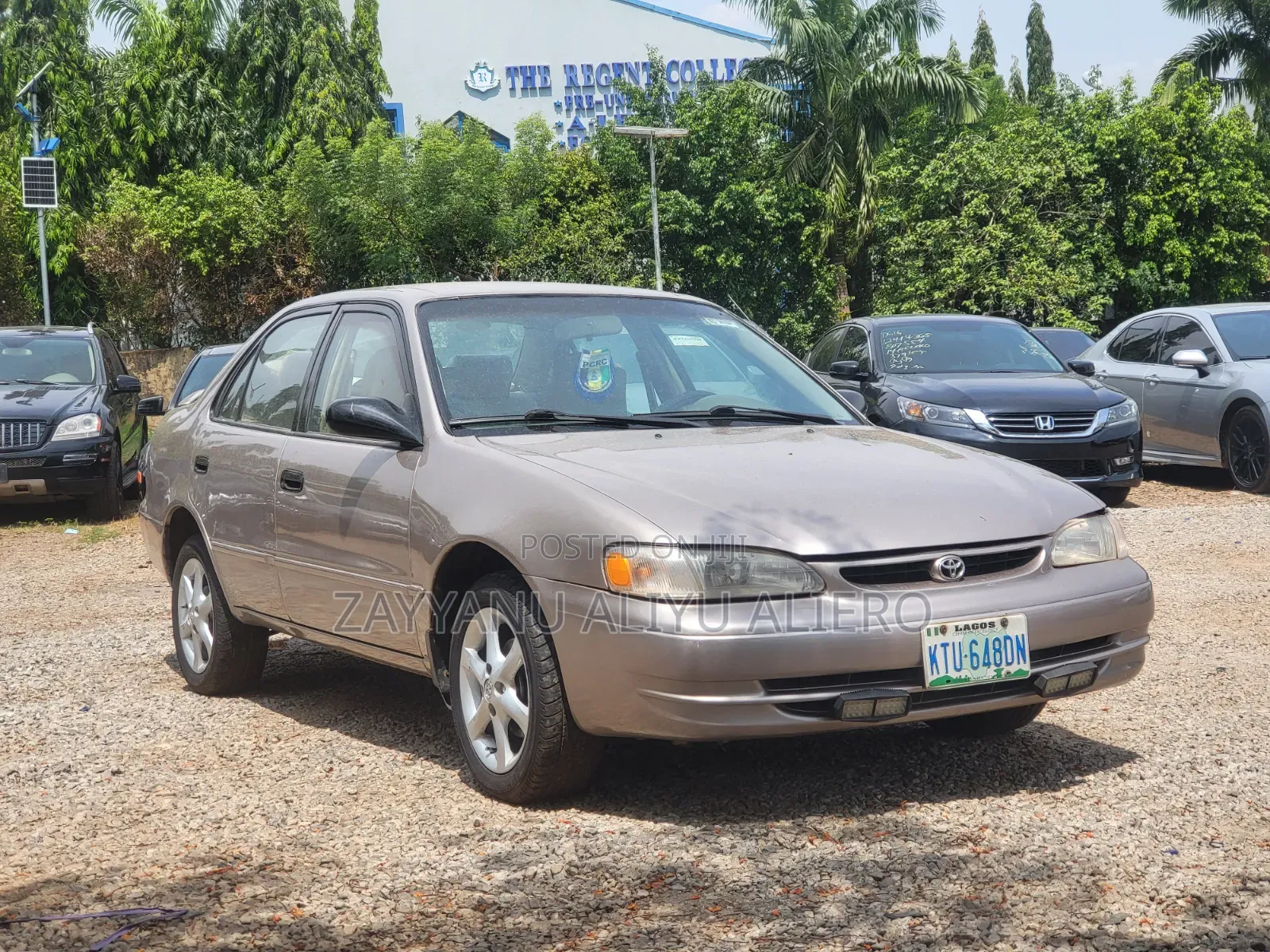 Toyota Corolla 2000 Gold