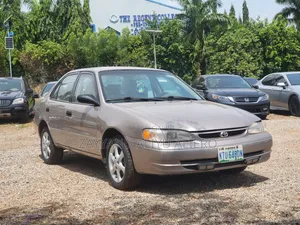 Toyota Corolla 2000 Gold
