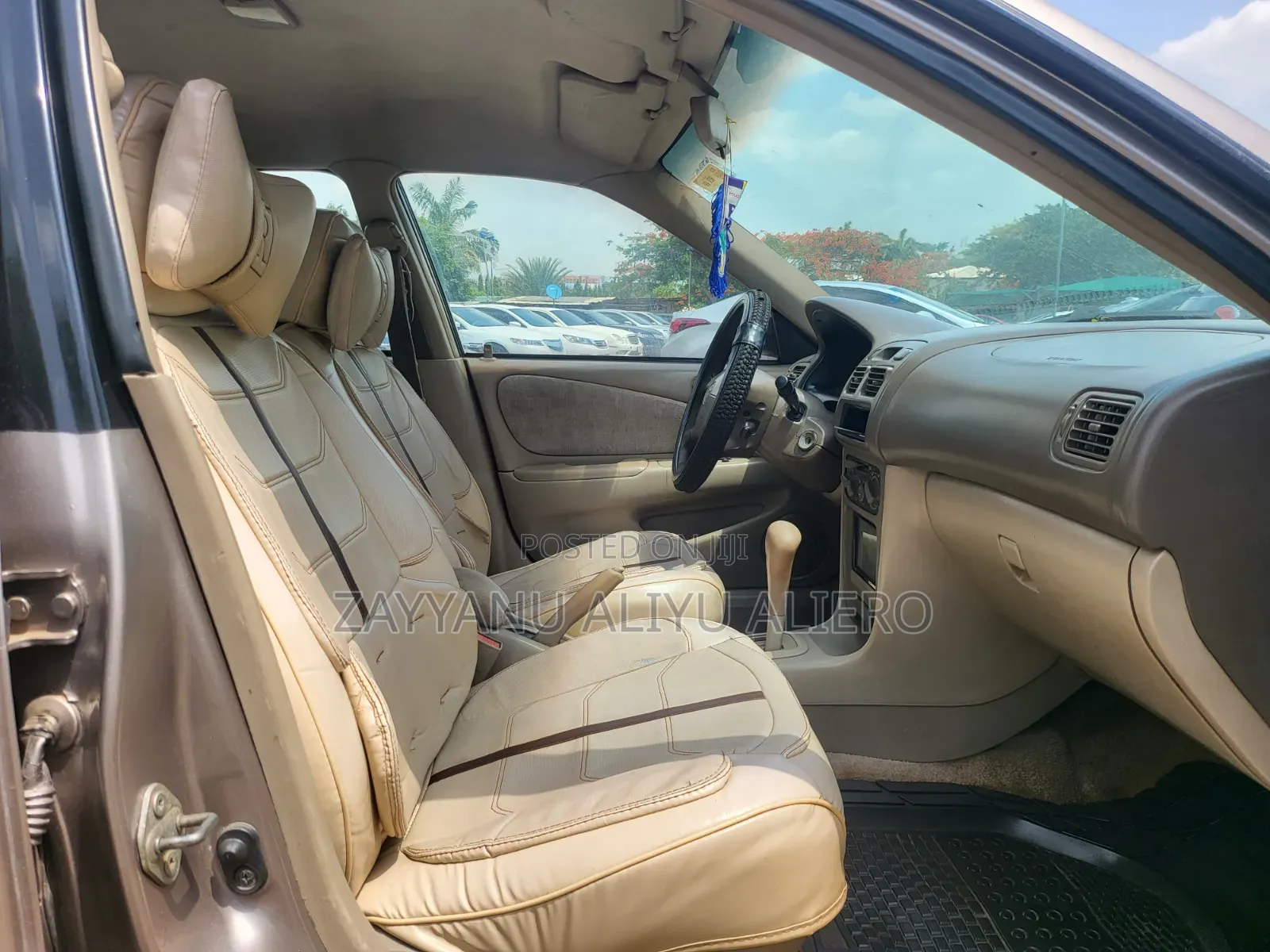 Toyota Corolla 2000 Gold