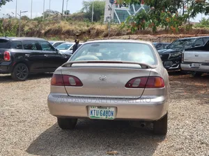 Toyota Corolla 2000 Gold