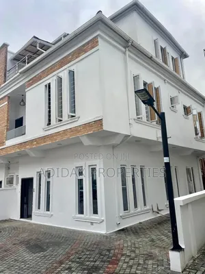 4bdrm Duplex in Oral Estate, Ikota for rent