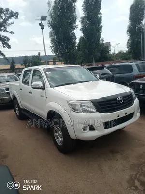 Toyota Hilux 2014 White