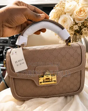 Gucci Purse With Extra Strip