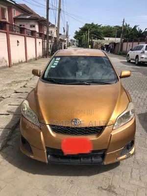 Toyota Matrix 2010 Yellow