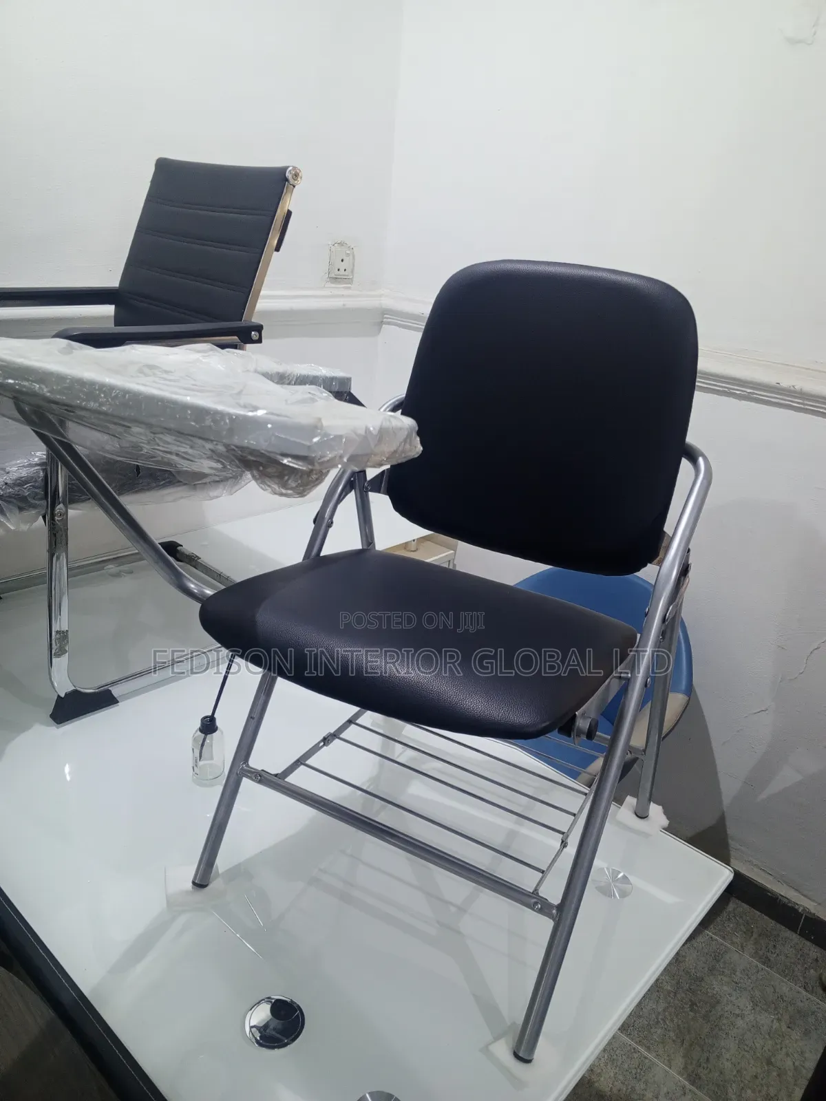 Training Chair /Foldable Chair With Writing Pad