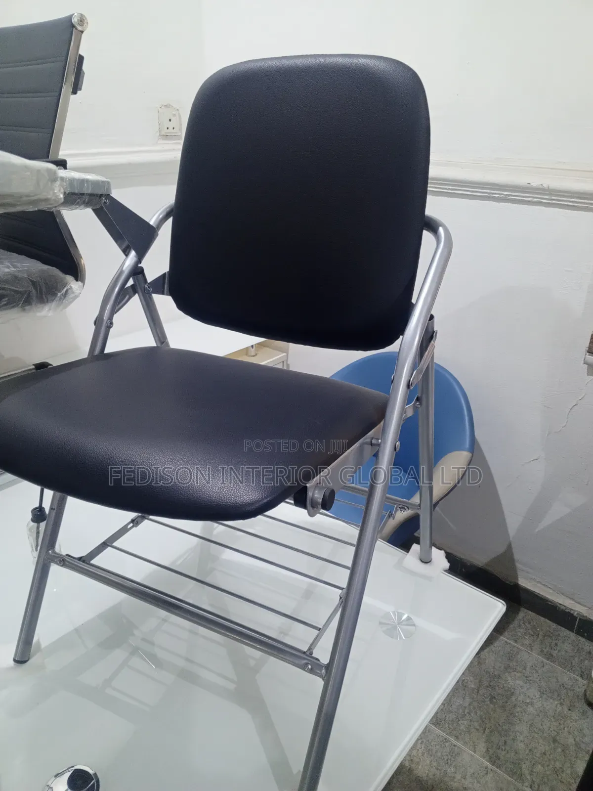 Training Chair /Foldable Chair With Writing Pad