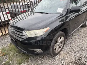 Toyota Highlander Limited 3.5l 4WD 2013 Black