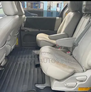 Toyota Sienna XLE AWD 7-Passenger 2013 Gray