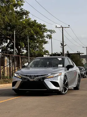 Toyota Camry 2019 Silver