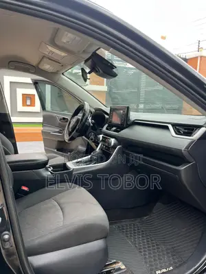 Toyota RAV4 LE AWD 2020 Black