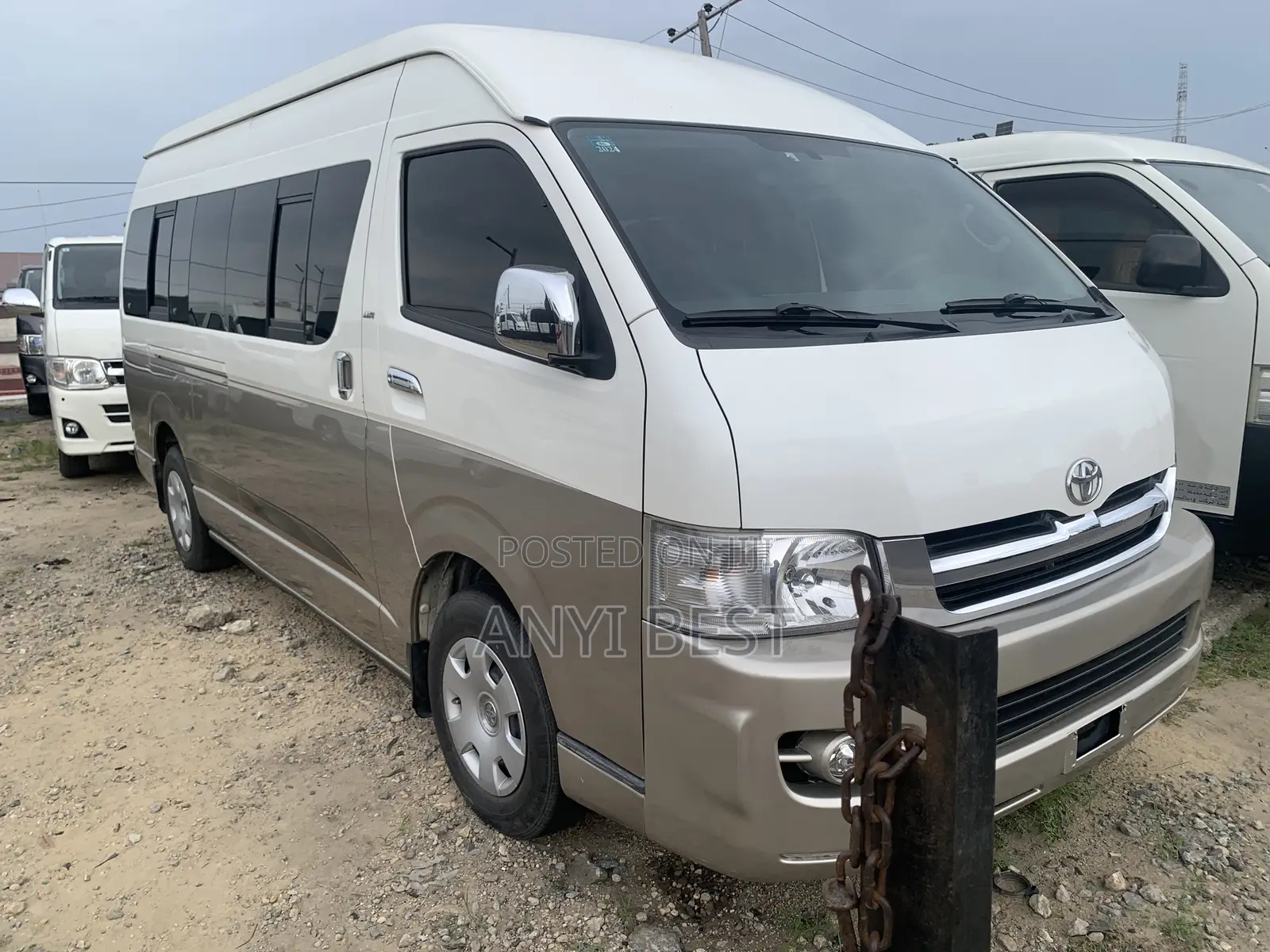 Toyota HiAce 2015 White
