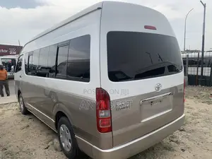 Toyota HiAce 2015 White