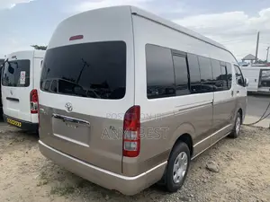 Toyota HiAce 2015 White