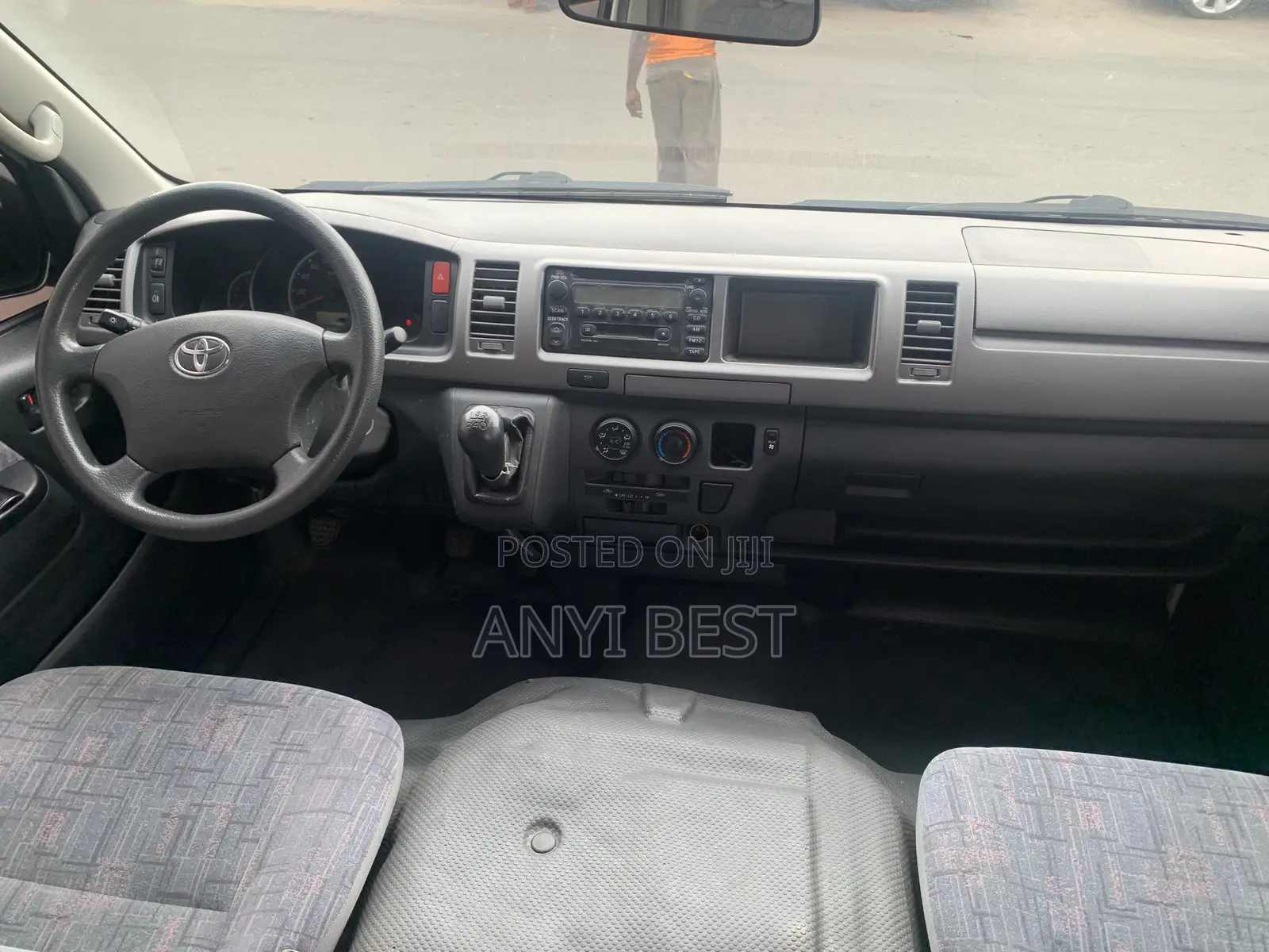 Toyota HiAce 2015 White