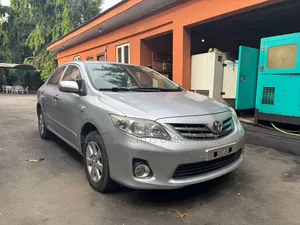 Toyota Corolla LE Special Edition 4dr Sedan (1.8L 4cyl 4A) 2013 Gray