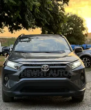 Toyota RAV4 XLE Premium 2021 Gray