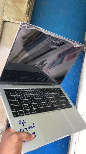 Laptop Apple MacBook Pro 2017 8GB Intel Core i5 SSD 512GB