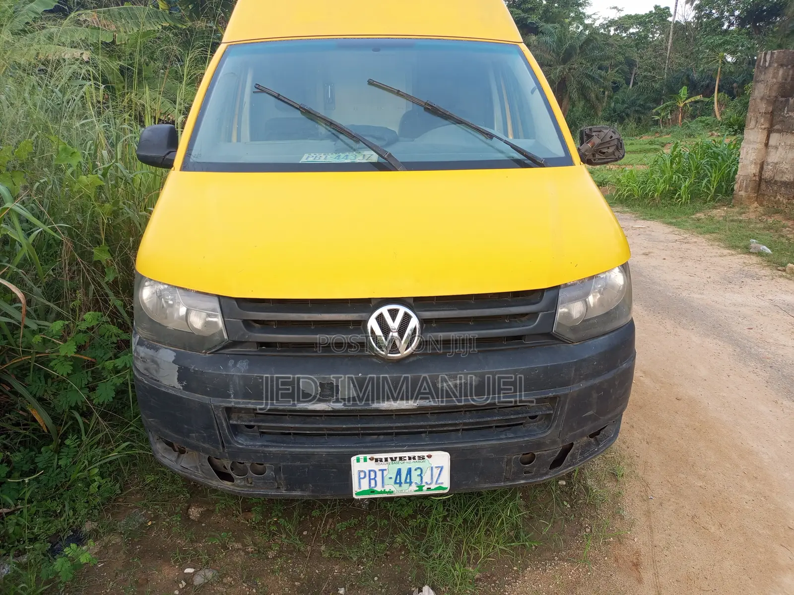 Volkswagen Transporter 2013 Yellow