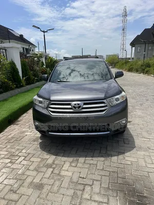 Toyota Highlander SE 3.5L 4WD 2013 Gray