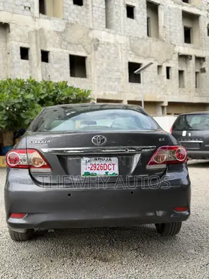 Toyota Corolla LE 4dr Sedan (1.8L 4 cyl 4A) 2009 Gray