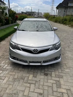 Toyota Camry SE 4dr Sedan w/Prod. End 11/13 (3.5L 6cyl 6A) 2014 Silver