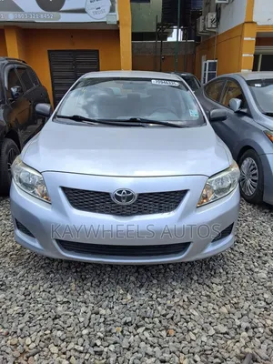 Toyota Corolla LE 4dr Sedan (1.8L 4cyl 4A) 2010 Silver