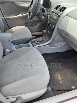 Toyota Corolla LE 4dr Sedan (1.8L 4cyl 4A) 2010 Silver