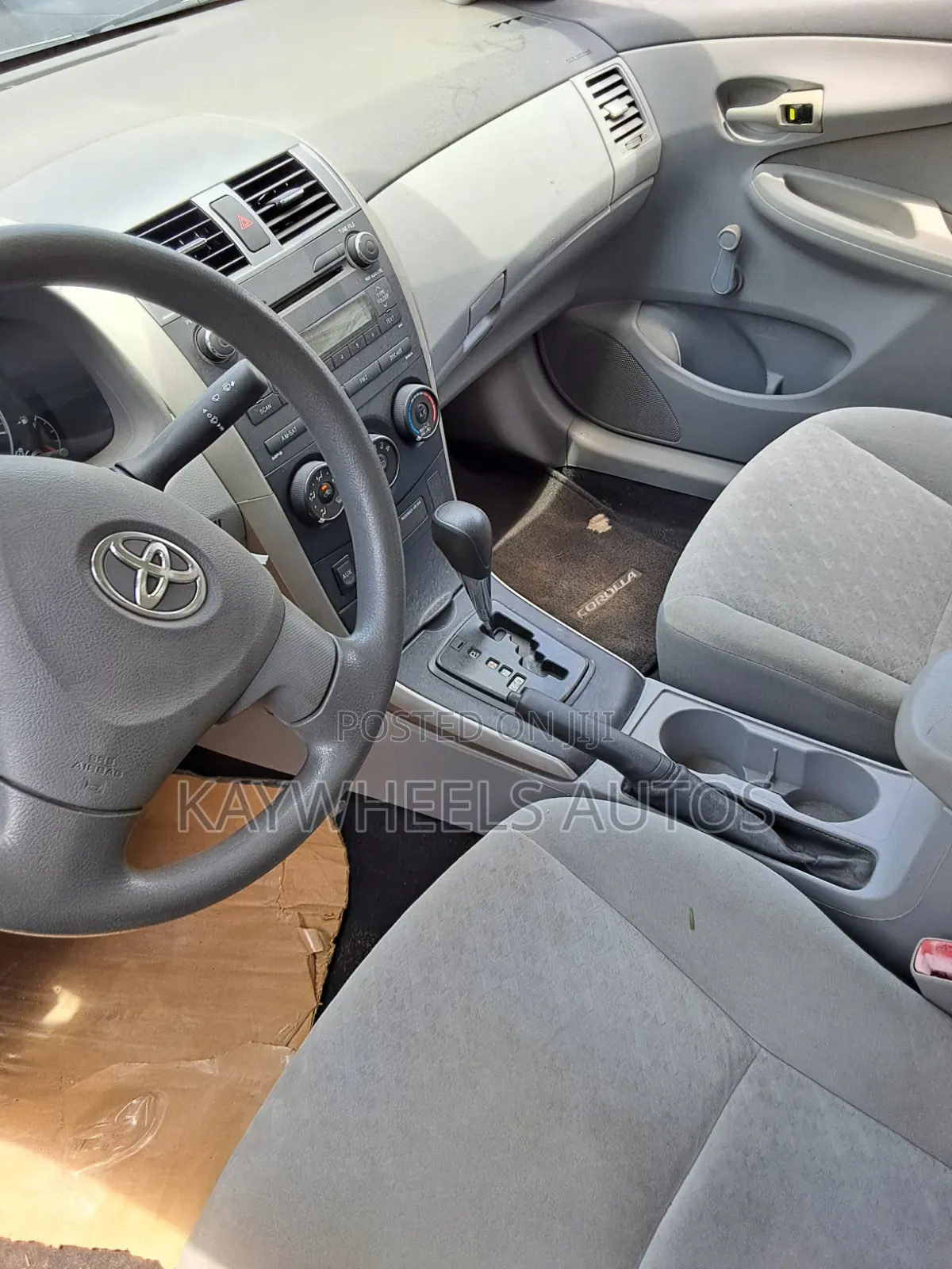 Toyota Corolla LE 4dr Sedan (1.8L 4cyl 4A) 2010 Silver