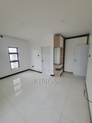 3bdrm Block of Flats in Life Camp Close To for sale