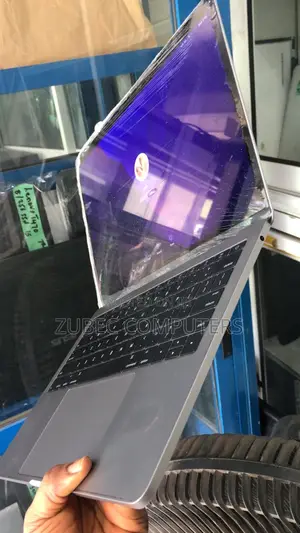 Laptop Apple MacBook Pro 2017 8GB Intel Core i5 SSD 256GB