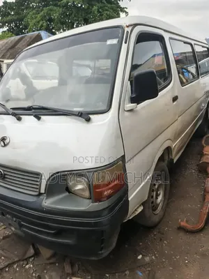 Toyota HiAce 1999 White