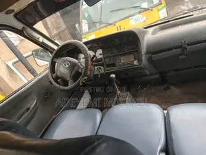 Toyota HiAce 1999 White