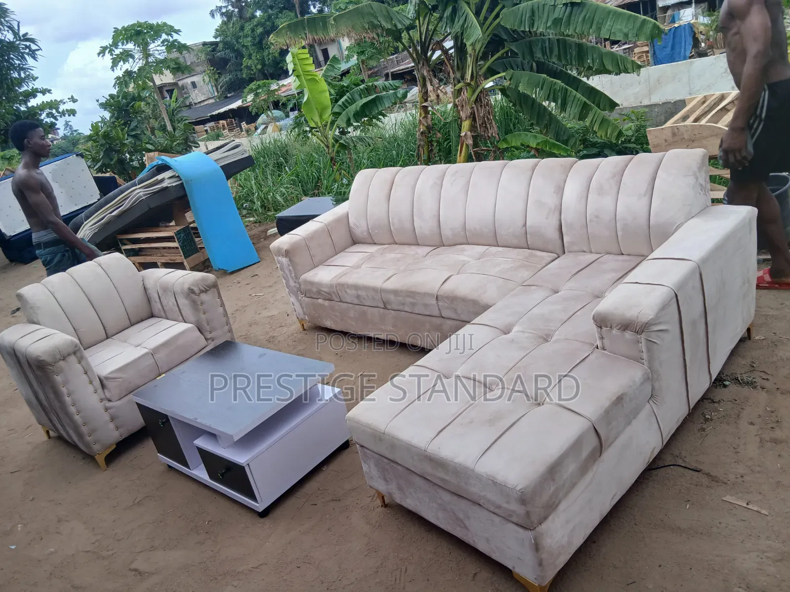 7 Seater Couch and Centre Table