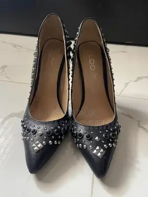 Court Shoe for Sale