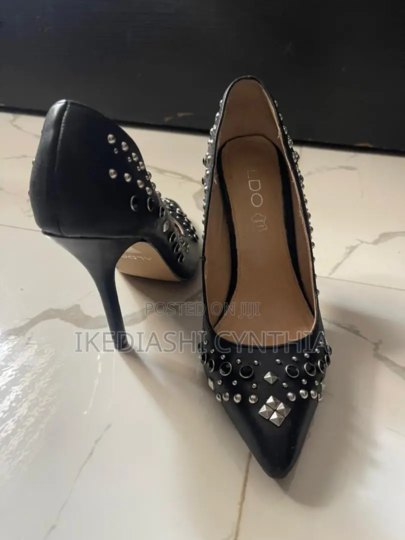 Court Shoe for Sale