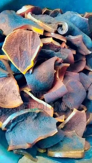 Pomo Ijebu (Cow Skin)