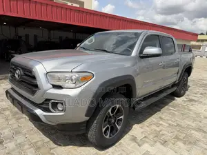 Toyota Tacoma SR5 2017 Silver