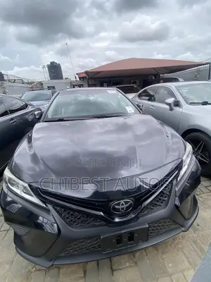 Toyota Camry SE FWD 2020 Black