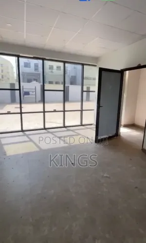 21sqm Office/ Saloon/Dry Cleaning / Solar Accessories Storage Space