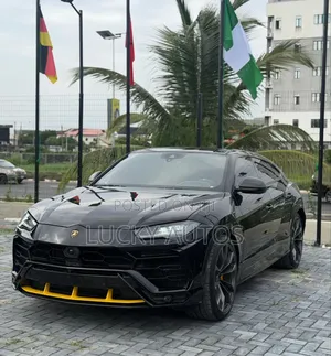 Lamborghini Urus 2022 Black