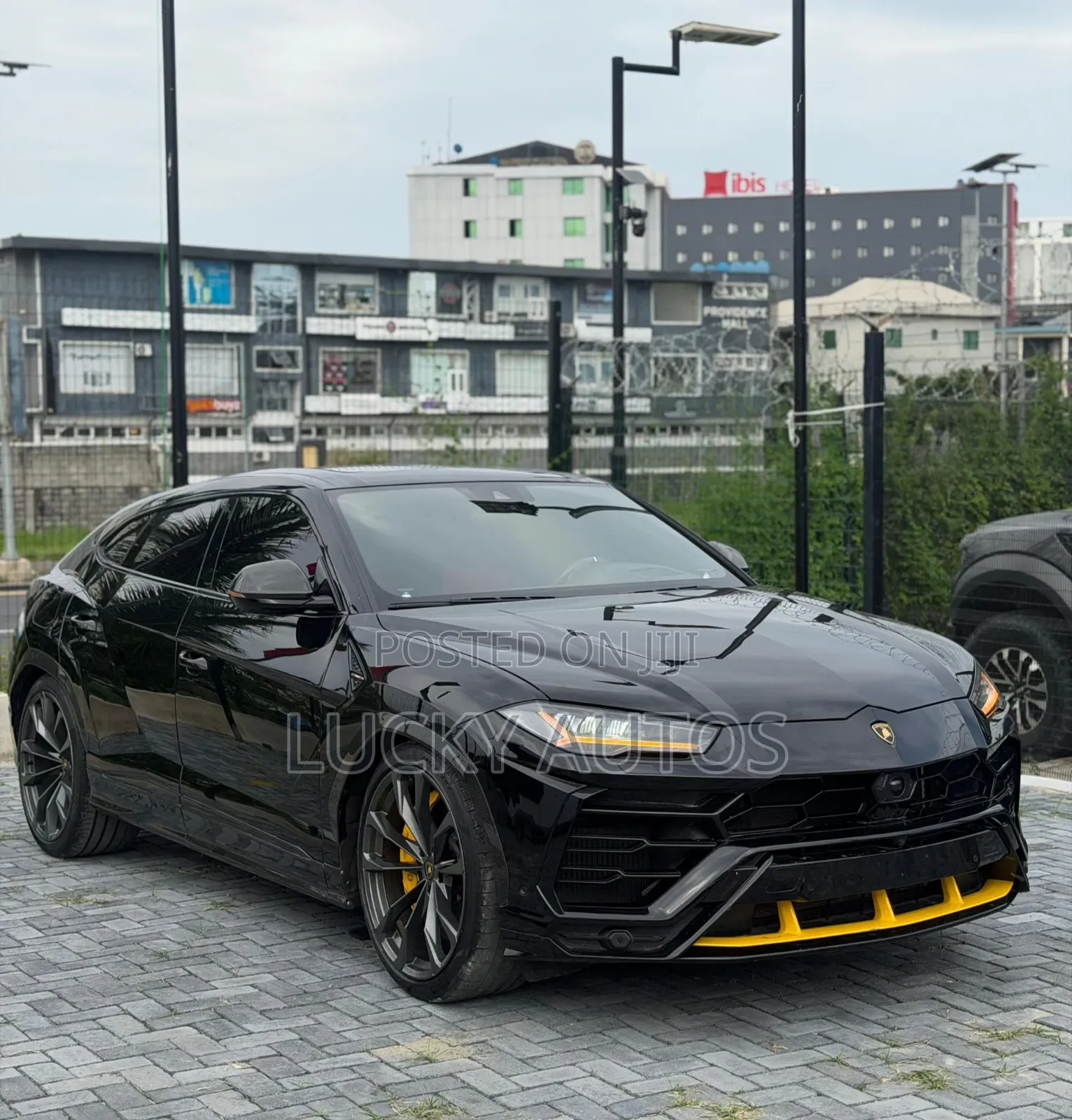 Lamborghini Urus 2022 Black