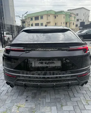 Lamborghini Urus 2022 Black