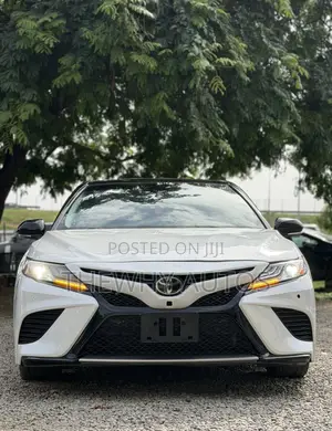 Toyota Camry XSE FWD (2.5L 4cyl 8AM) 2018 White