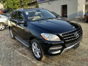 Mercedes-Benz M Class ML350 4MATIC 4dr SUV AWD (3.5L 6cyl 7A) 2014 Black