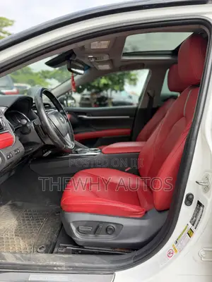 Toyota Camry XSE FWD (2.5L 4cyl 8AM) 2018 White