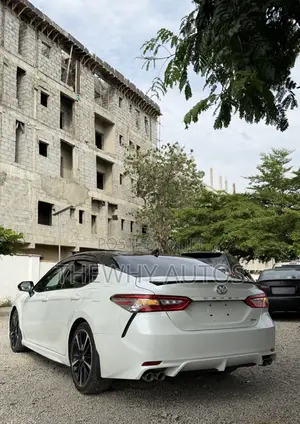 Toyota Camry XSE FWD (2.5L 4cyl 8AM) 2018 White