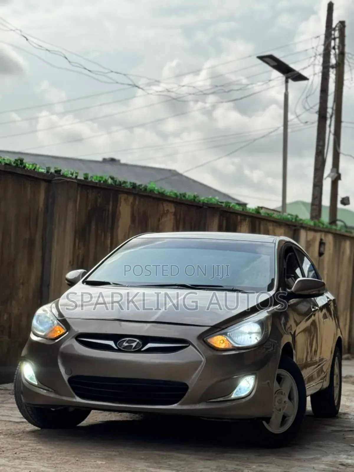 Hyundai Accent 2012 Gold