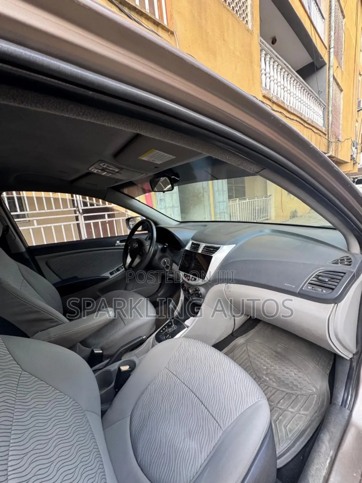 Hyundai Accent 2012 Gold
