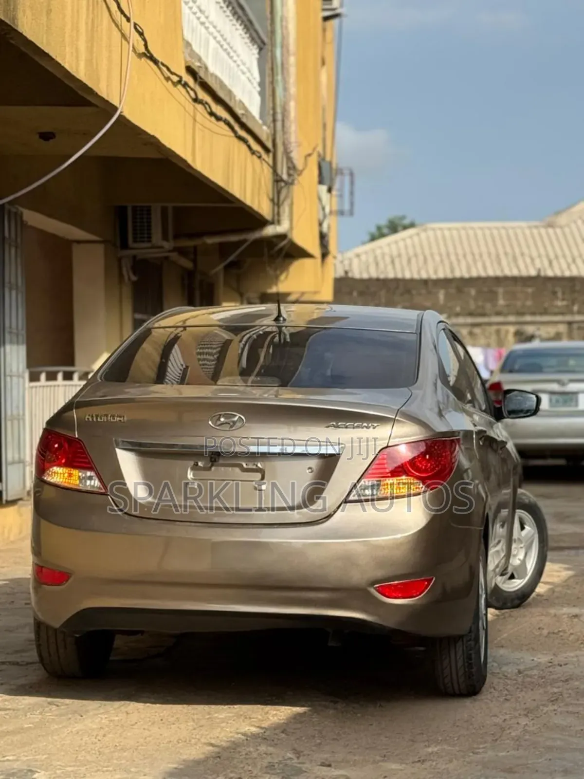 Hyundai Accent 2012 Gold